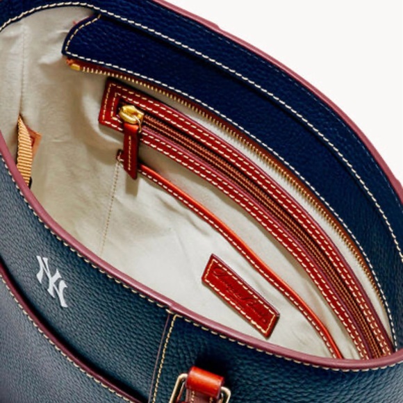 New York Yankees MLB Dooney and Bourke Small Lexington Pebbled Leather Tote -NWT - Picture 4 of 8